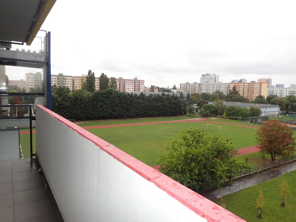 Marguerite Apartment - Parking Including Bratislava Bagian luar foto